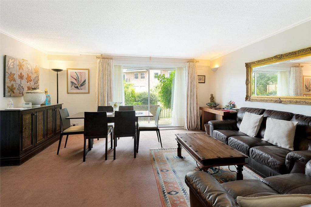 Property photo 2 of 7 Reception