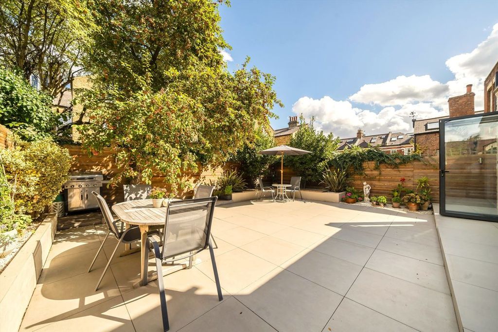 Property photo 3 of 14