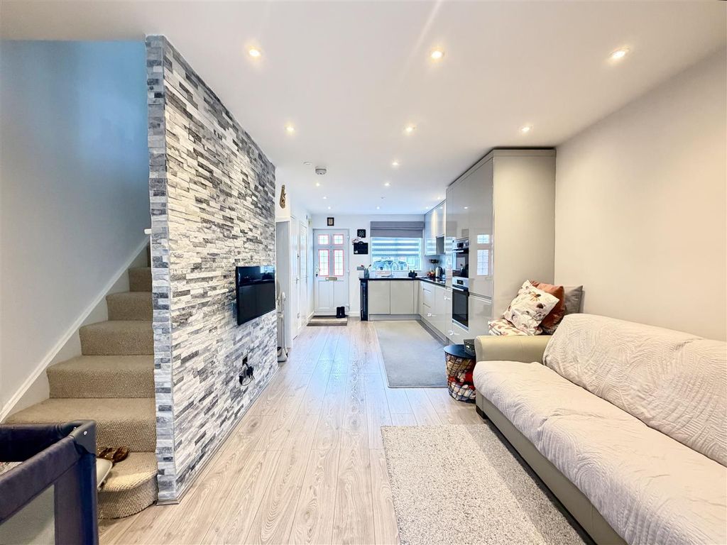 Property photo 2 of 18 Img_9582.Jpeg