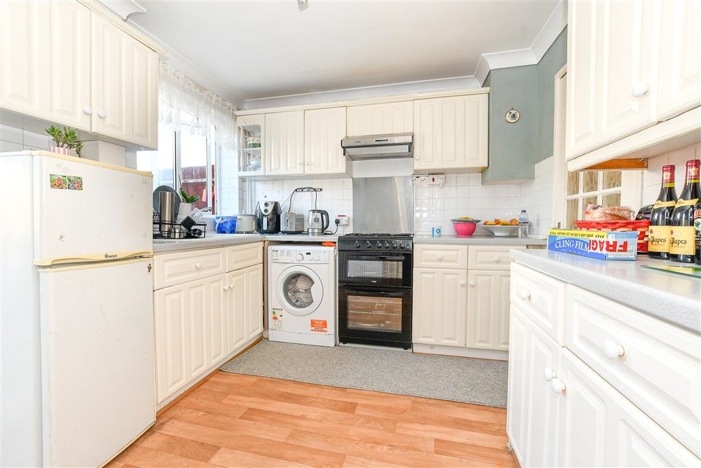 Property photo 3 of 14 Kitchen