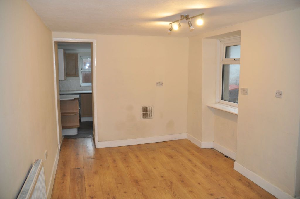 Property photo 3 of 10 Photograph 3