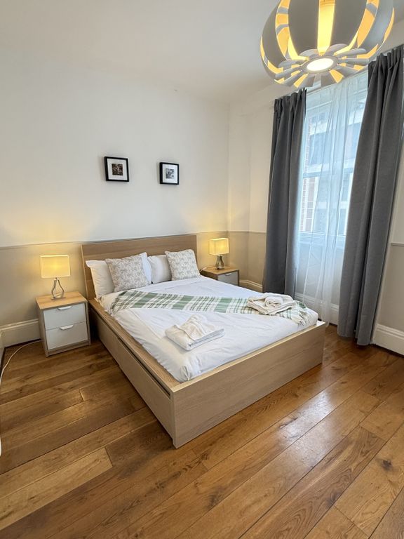 Property photo 1 of 8 1 Bed Flat To Rent In Oxford Circus