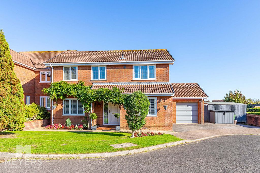 Property photo 1 of 33