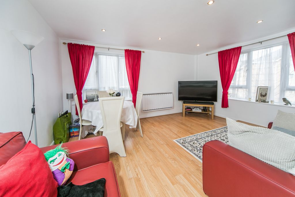 Property photo 3 of 8 B5082d70-563E-43Ab-8