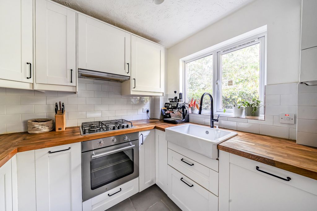 Property photo 3 of 15 Kitchen