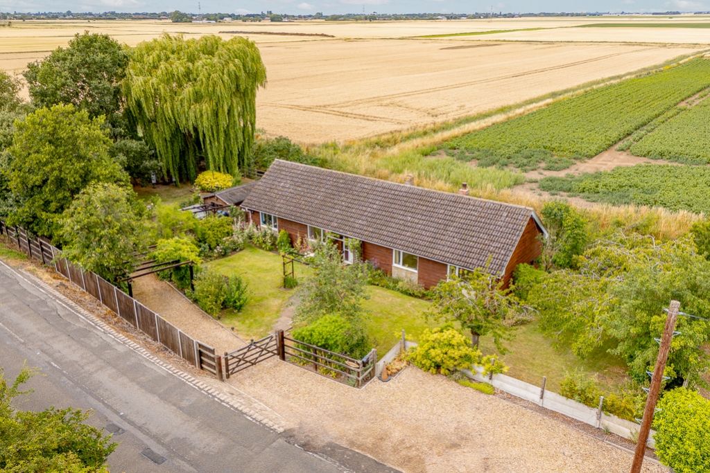 Property photo 1 of 39 Woodriggs (Throckenholt)-1
