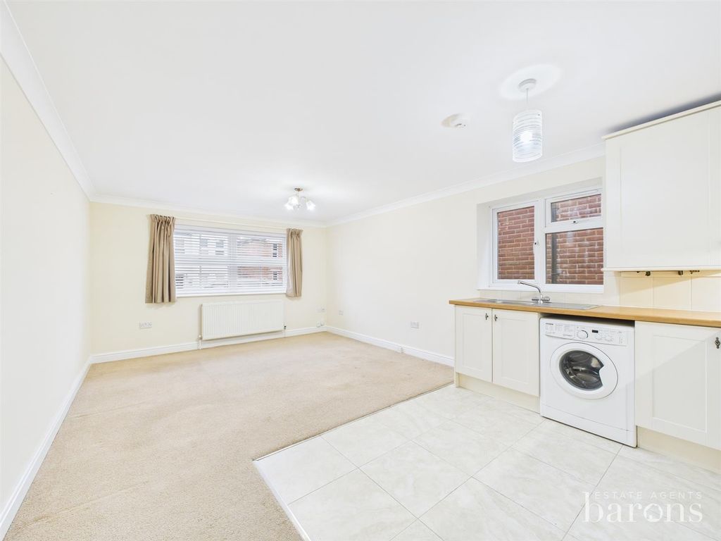 Property photo 2 of 11 Cam05500G0-Pr0090-Still008.Jpg