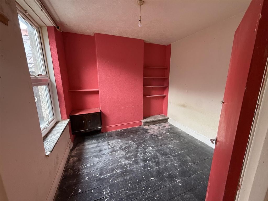 Additional image 4 of 3 bed flat for saleY Maes, Pwllheli LL53
