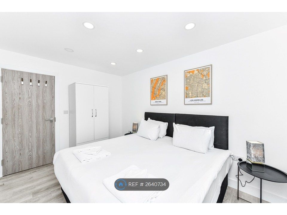 Property photo 2 of 5 Bedroom