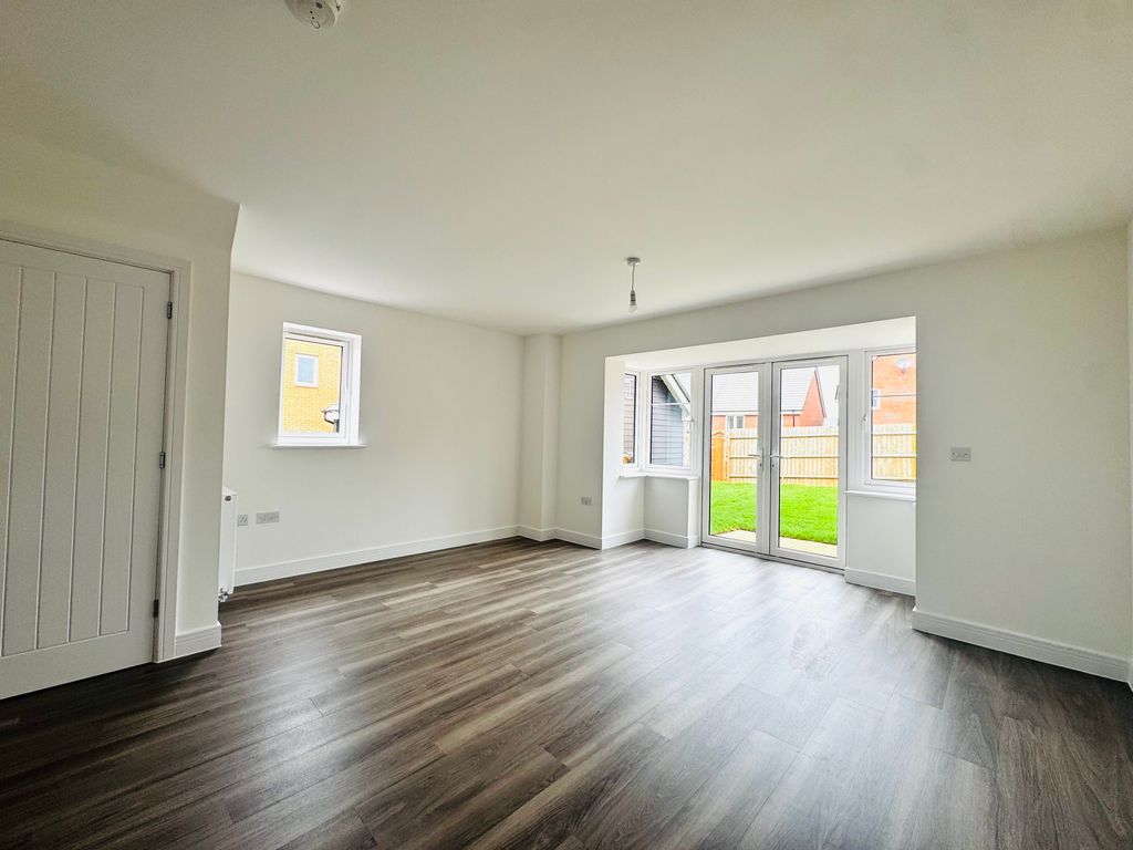 Property photo 3 of 23 Image