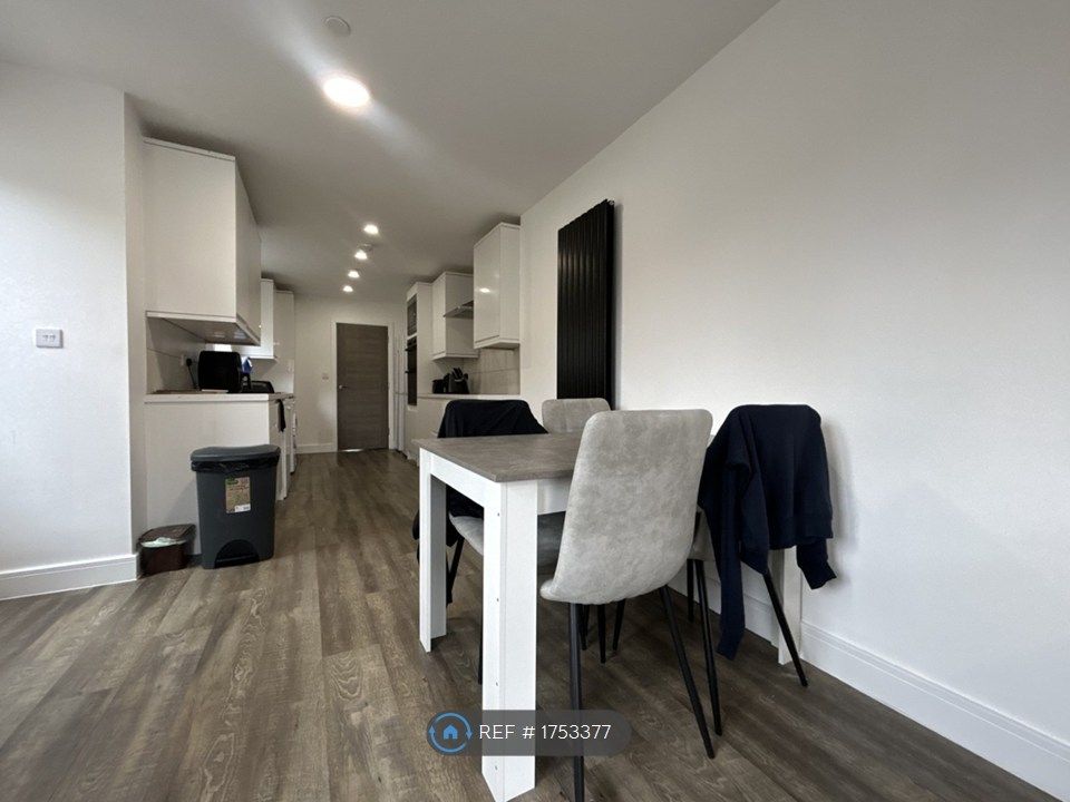 Property photo 3 of 10 Lounge