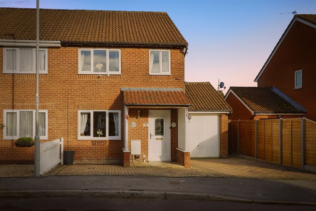 Property photo 1 of 11