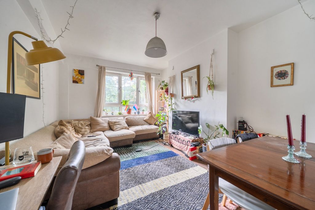 Property photo 2 of 14 5199901