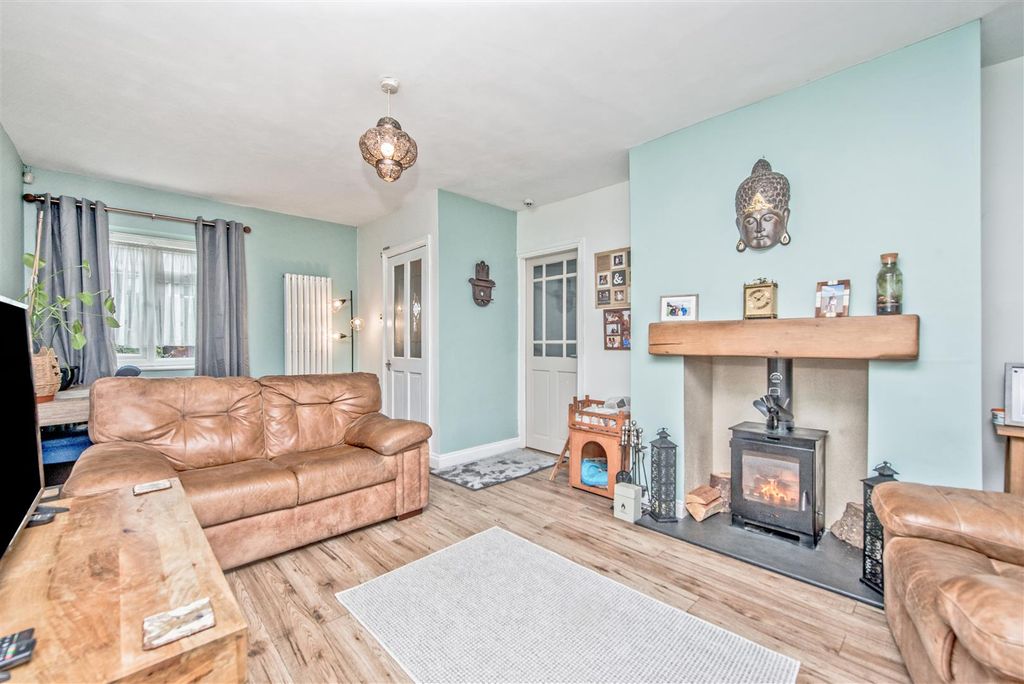 Property photo 2 of 29 Living / Dining Room:
