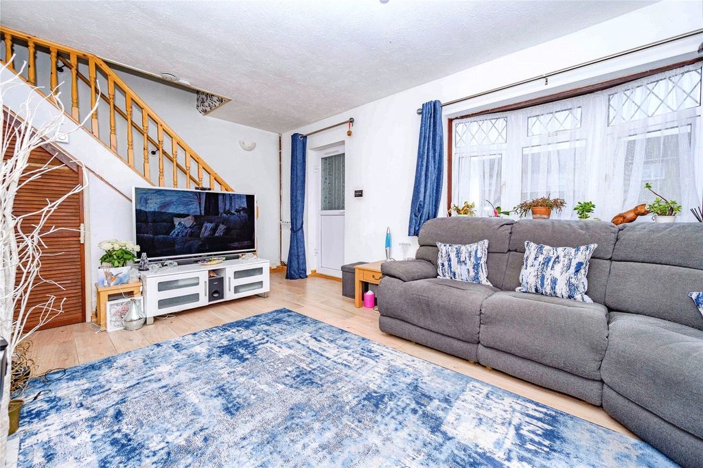 Property photo 2 of 13 Lounge