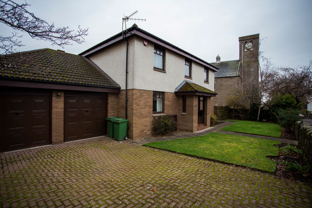 Property photo 2 of 27