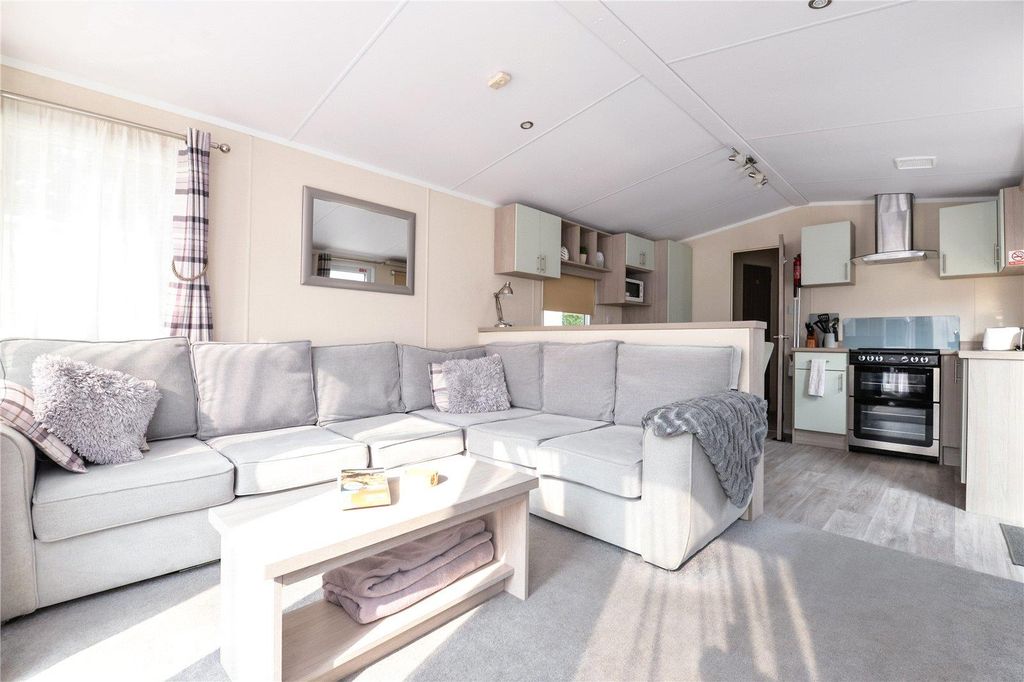 Property photo 2 of 16 Picture No. 04