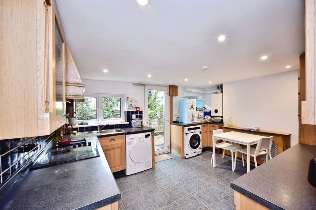 Property photo 2 of 16 Pbox-Img.Jpg