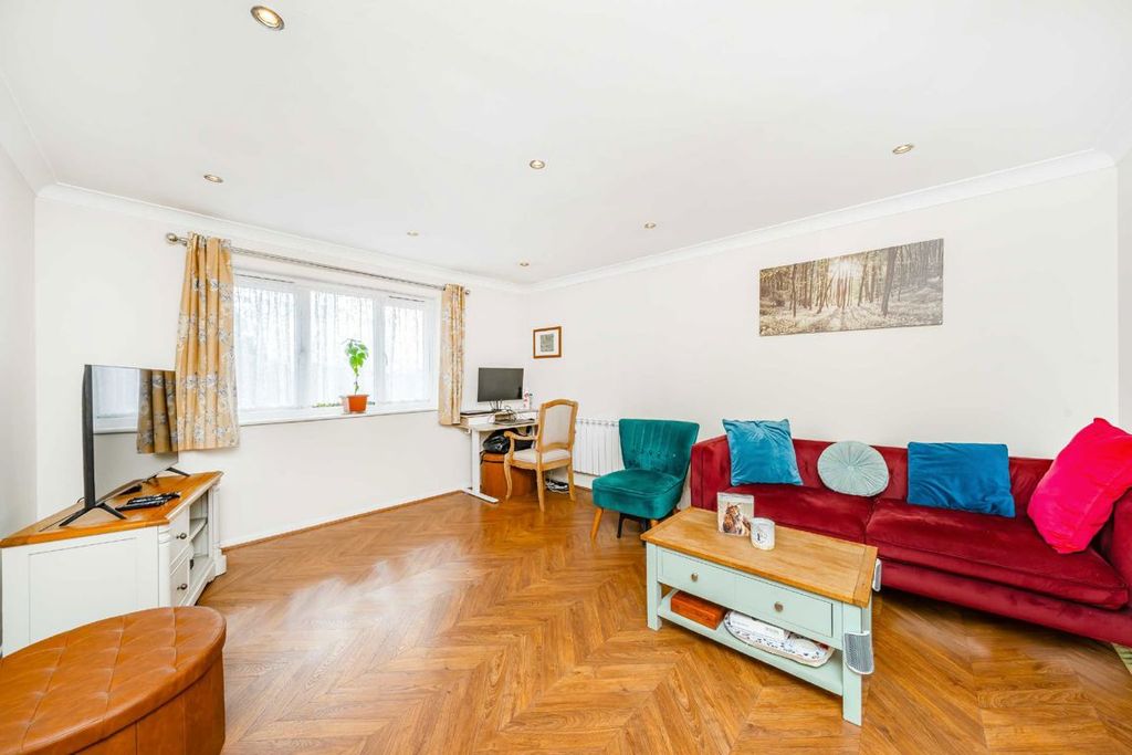Property photo 2 of 5