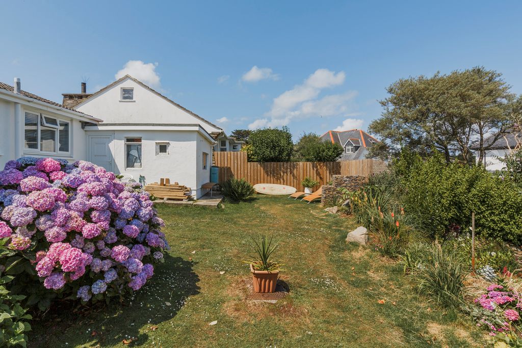 Property photo 3 of 24 160496 - Gwelanmor Road, St Ives-30.Jpg