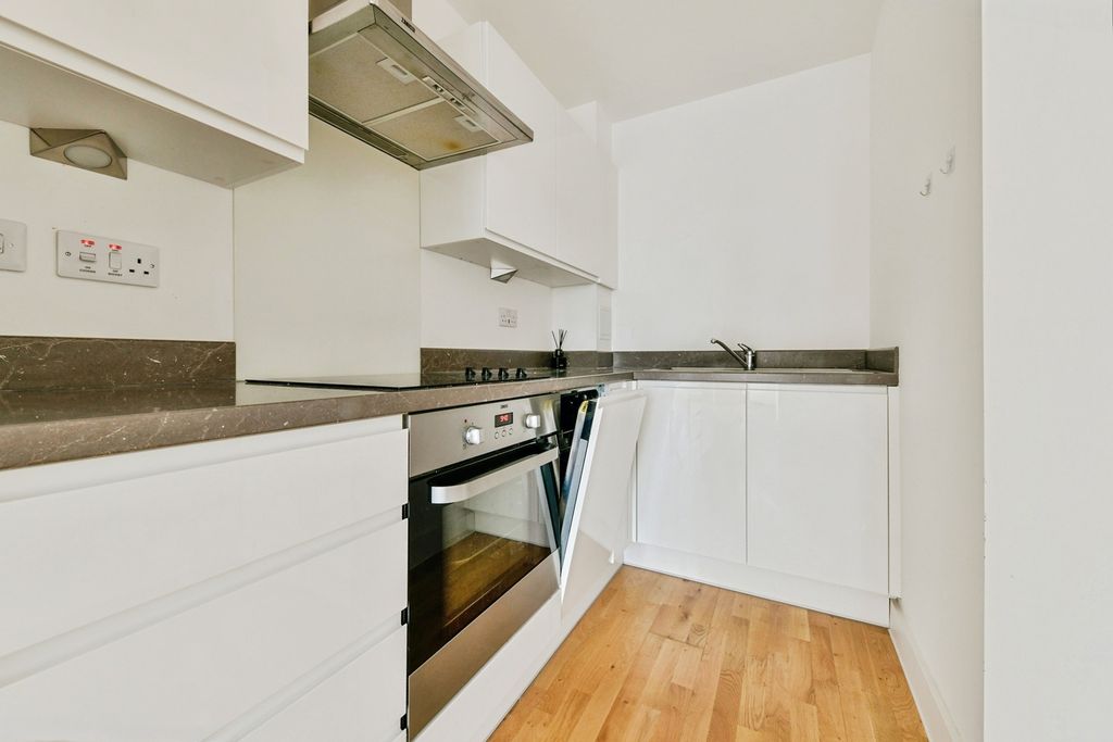 Property photo 3 of 19 Pbox-Img.Jpg