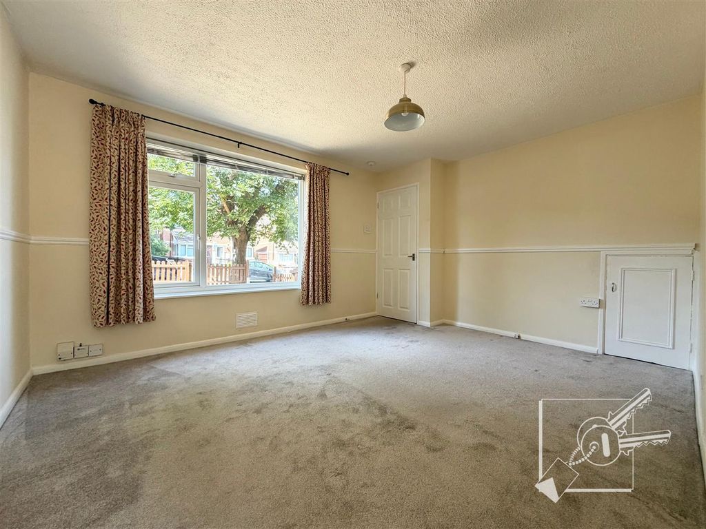 Property photo 2 of 15 Living Room