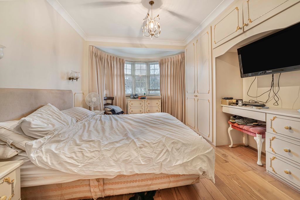 Property photo 2 of 12 Photo Jan 22 2025, 11 32 27 Am