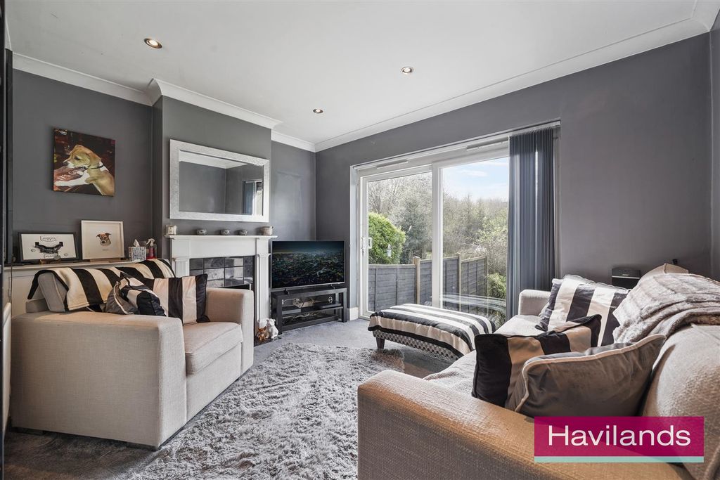 Property photo 2 of 12 Deepdene Court-1.Jpg