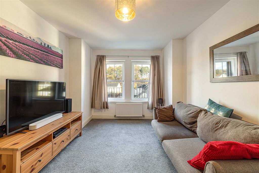 Property photo 2 of 11 40 Queen Elizabeth Drive Galashiels 11.Jpg