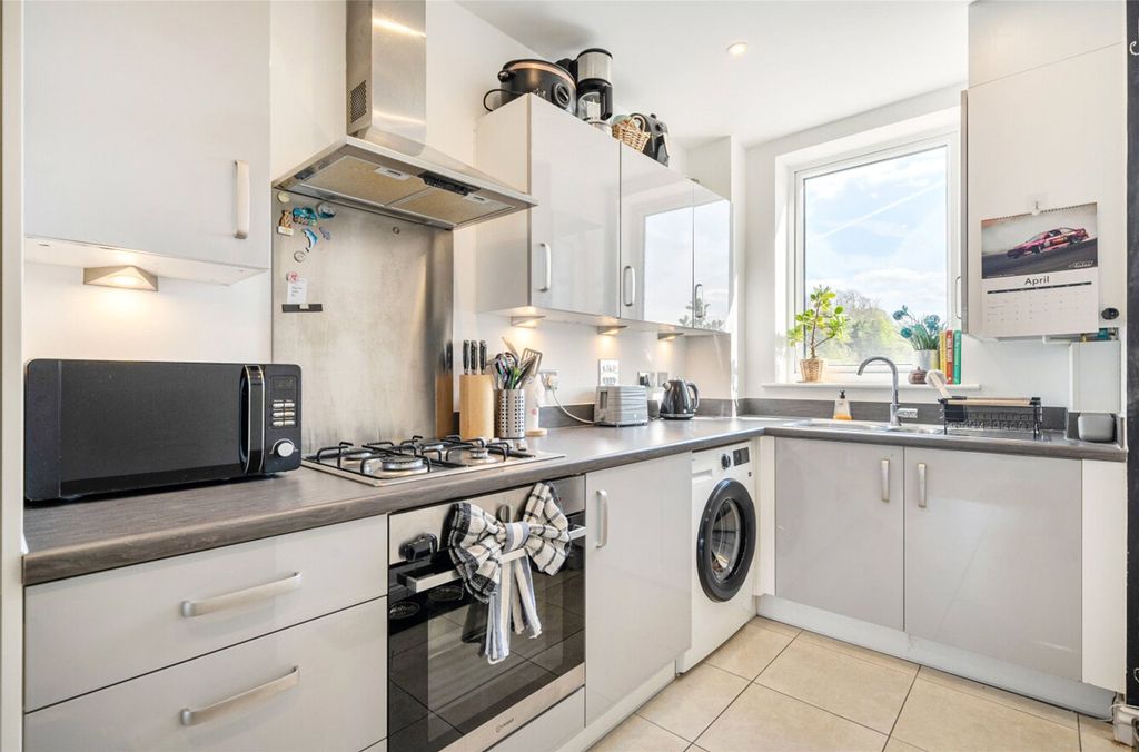Property photo 3 of 12 Kitchen