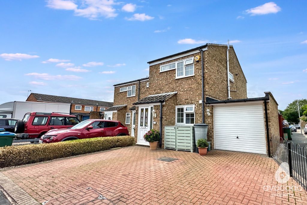 Property photo 1 of 13 4360371