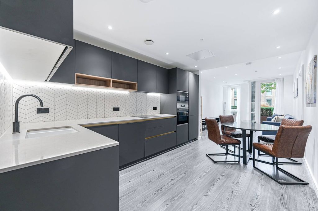 Property photo 1 of 26