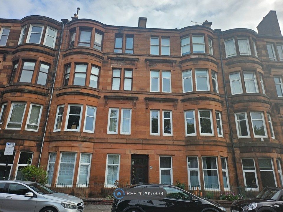 Property photo 1 of 12 Outside, 1st Floor Flat