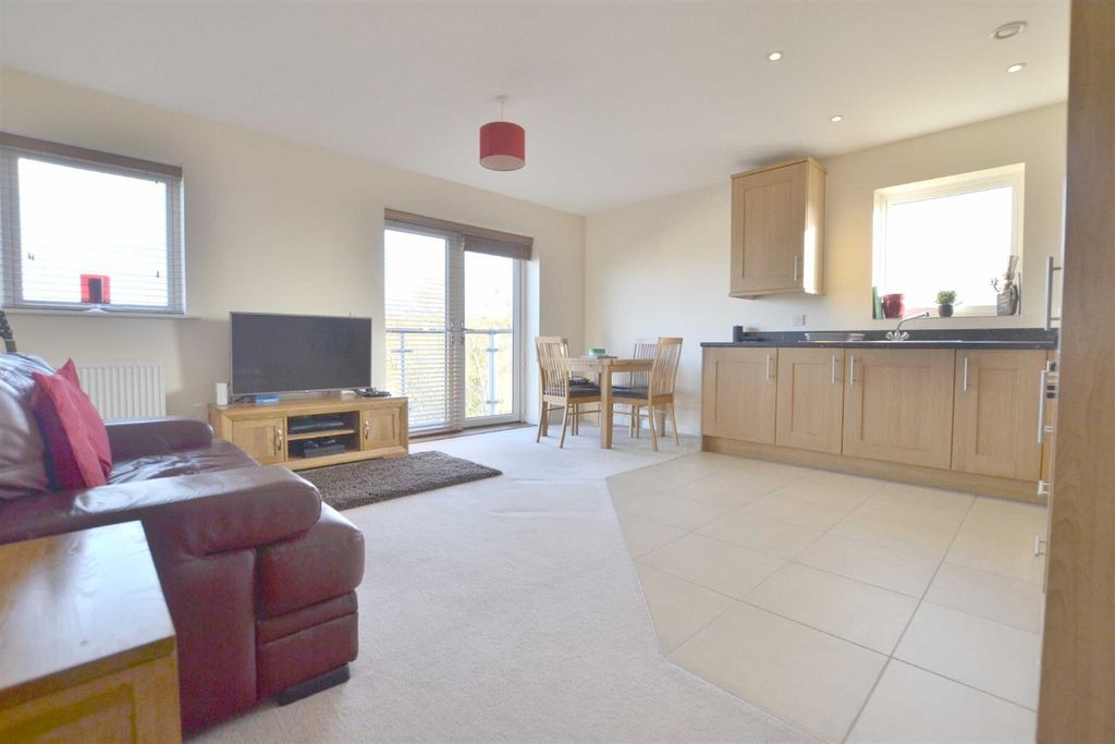 Property photo 2 of 14