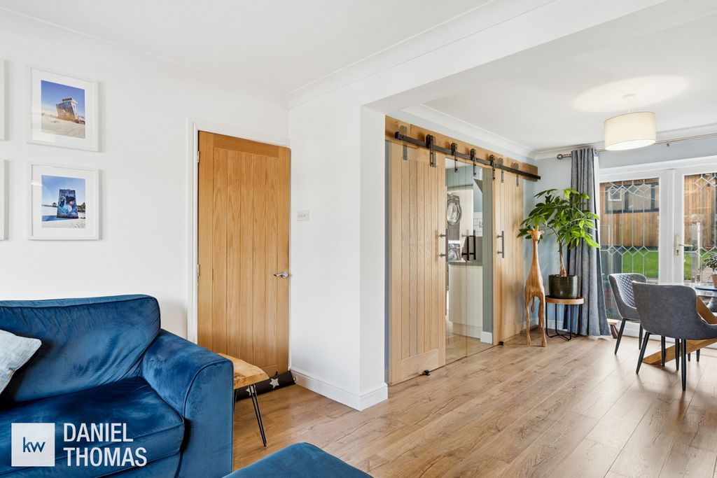 Property photo 3 of 25