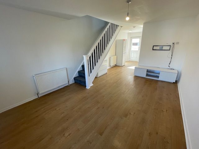 Property photo 2 of 9 Photo 2
