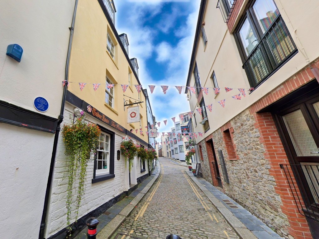 Property photo 1 of 17