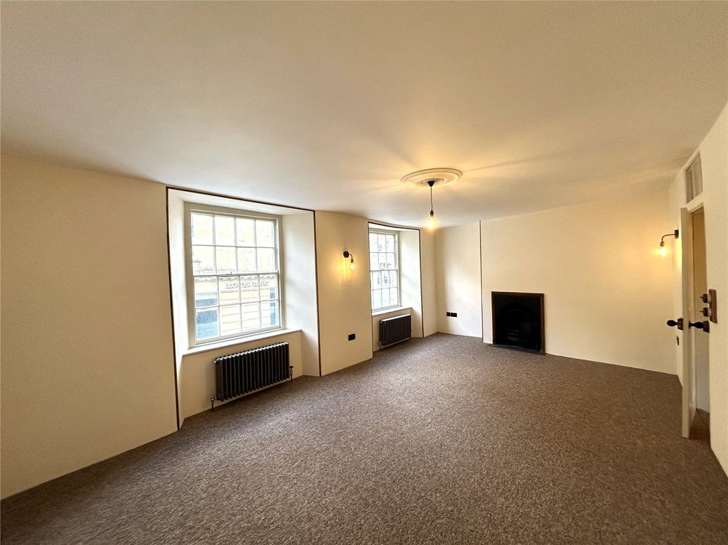 Property photo 2 of 12 Picture No. 02