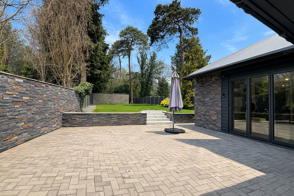 Property photo 2 of 22