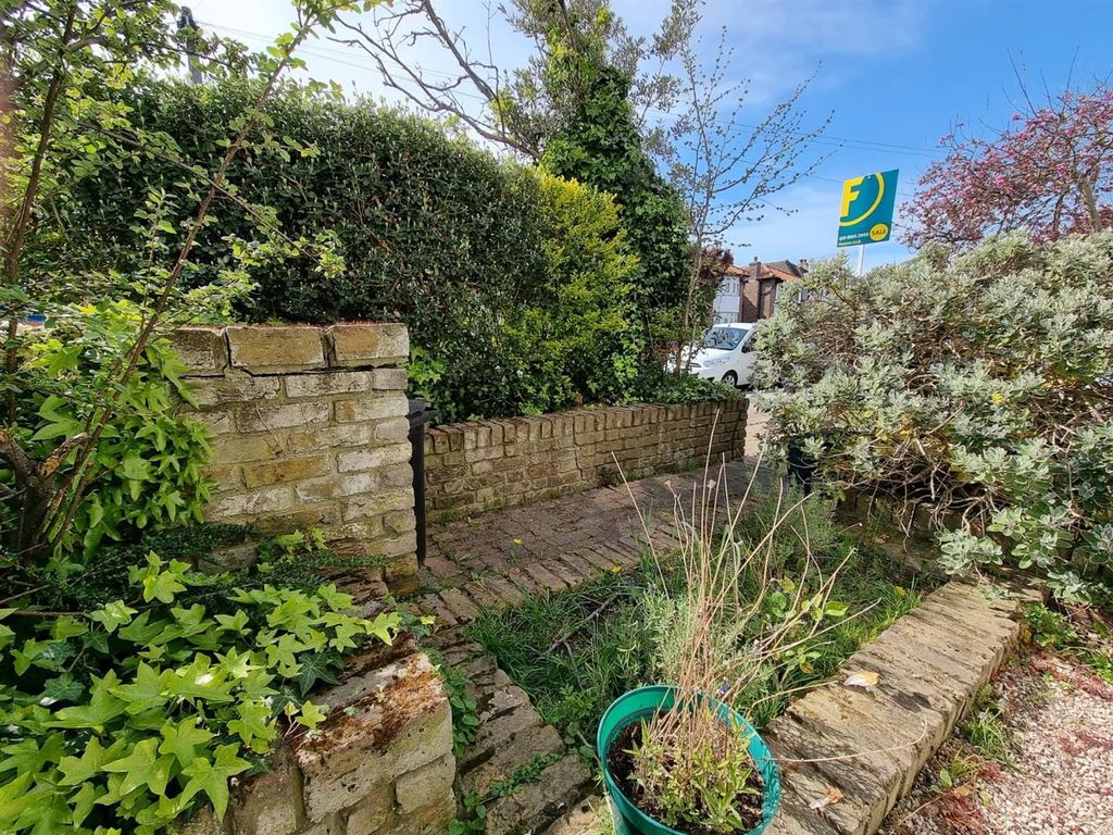 Property photo 3 of 11 Garden2.Jpg