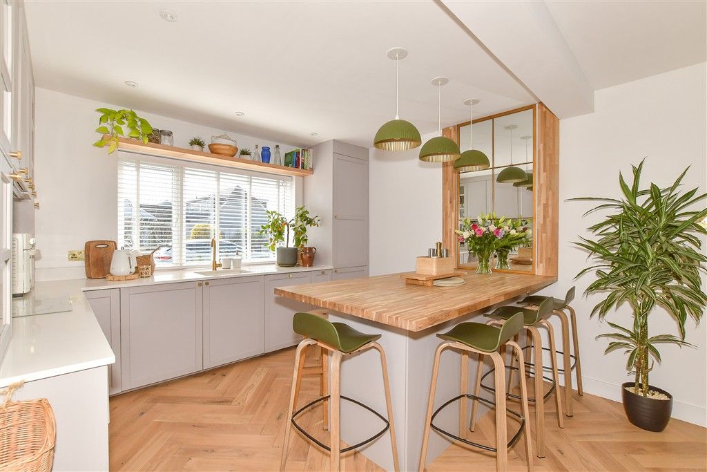 Property photo 2 of 30 Lounge/ Kitchen