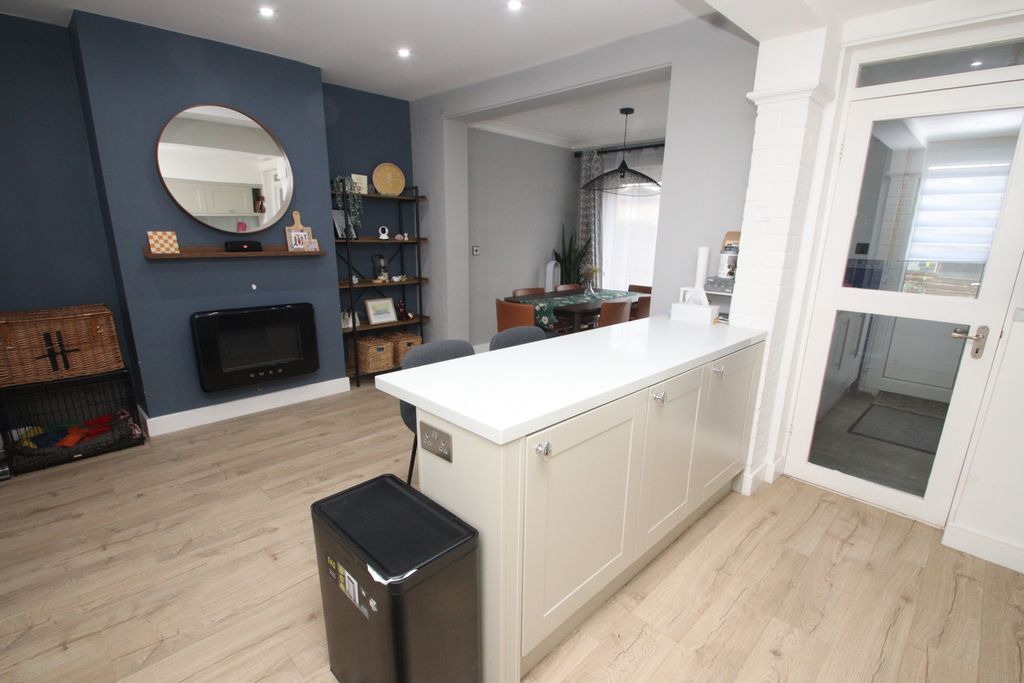 Property photo 2 of 19 Photo 46