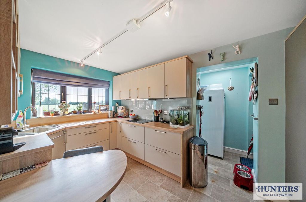 Property photo 2 of 23 Bd00c3F7-B319-434B-Be59-Ff5189B81621.Jpg