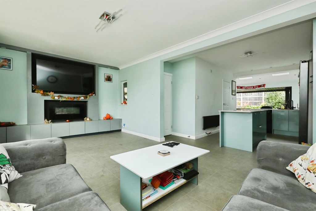 Property photo 2 of 14