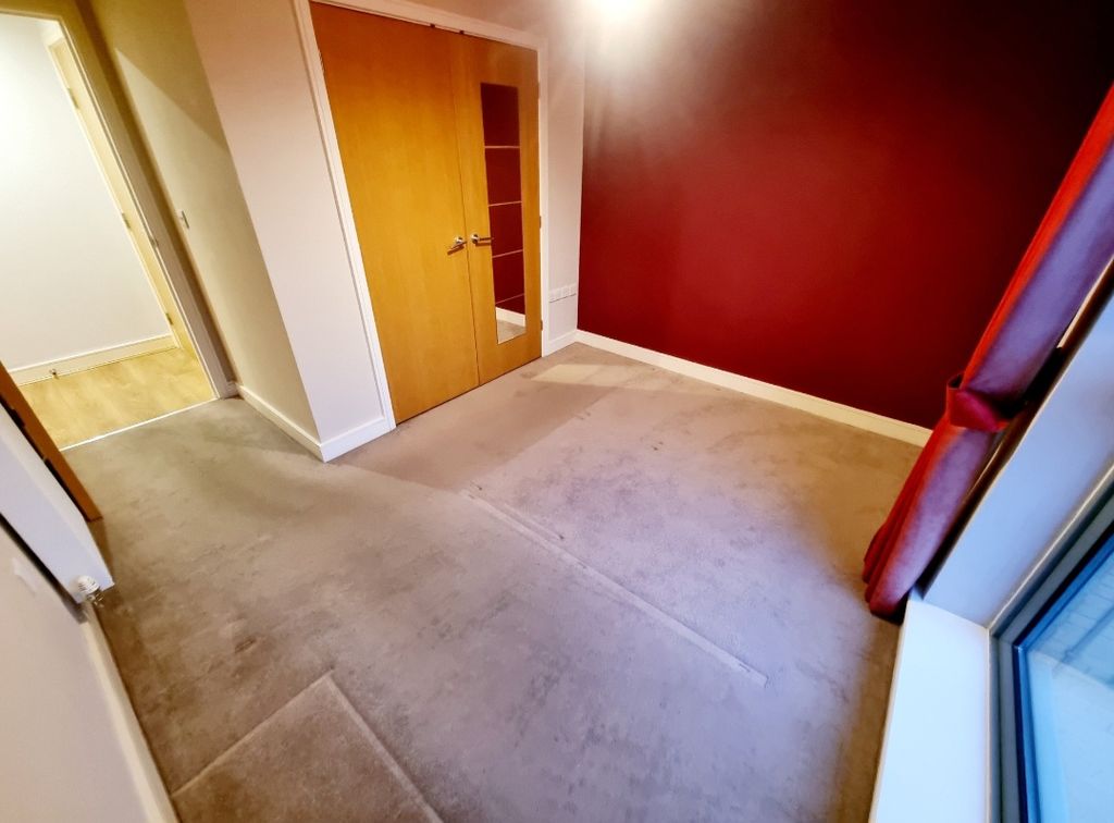 Property photo 3 of 7 Bedroom 1