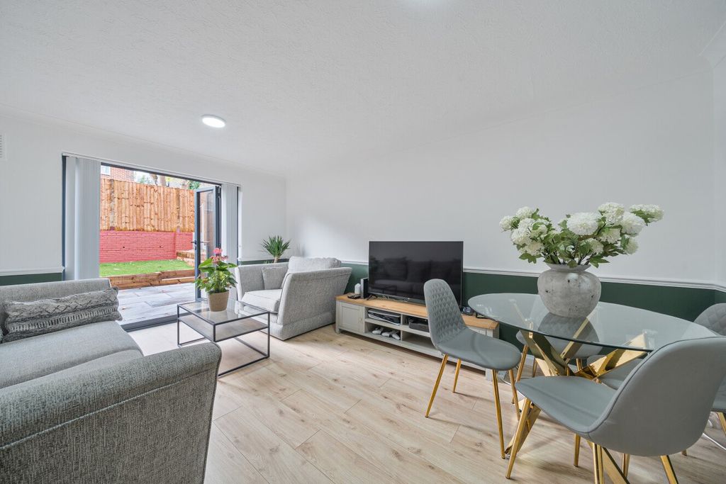 Property photo 1 of 25 Picture No. 22