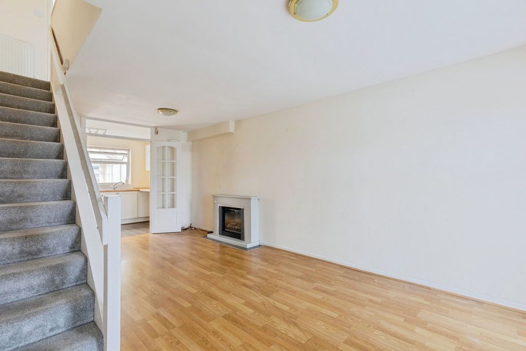 Property photo 3 of 16 Pbox-Img.Jpg
