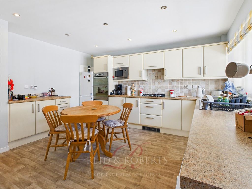 Property photo 3 of 40 Cam03999G0-Pr0188-Still016.Jpg