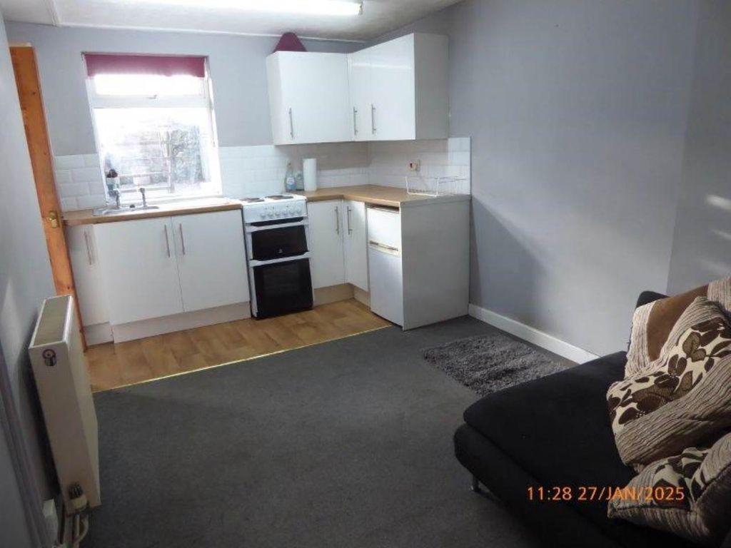 Property photo 1 of 7 P1300861