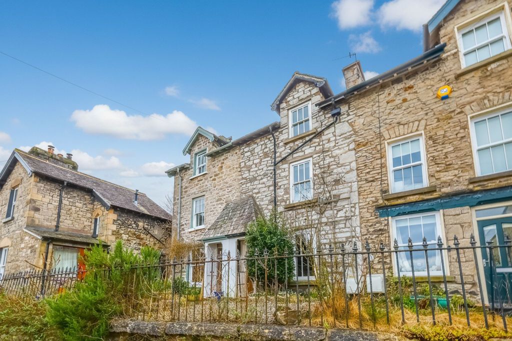 Property photo 1 of 24